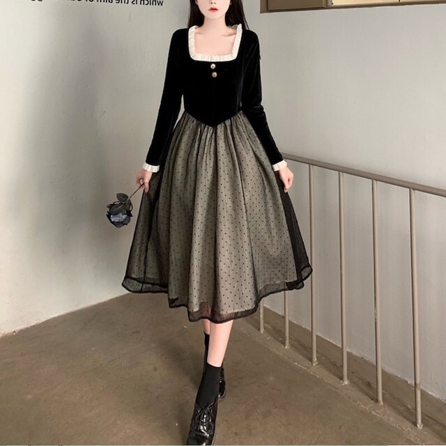 ワンピース ブラックワンピース 黒 水玉模様 ドット柄 シースルースカート ボリューム袖 フリル