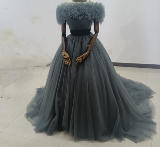 ブルーグレーカラードレス オフショルダーの2WAYドレス　ロングトレーン　パーティードレス　お色直し