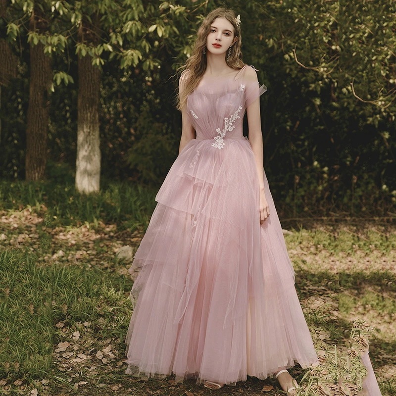 ピンク　カラードレス ウェディングドレス パーティードレス　二次会ドレス　Aライン　吊りスカート ウエディングドレス イブニングドレス 発表会 演奏会 結婚式 二次会 花嫁 パーティードレス ロングド