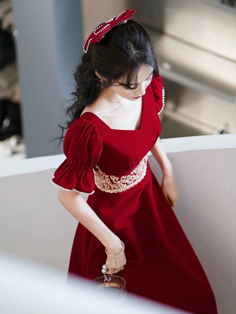 トーストドレス 花嫁 2023年 ワインレッド 婚約ドレス 女性 小男 普段着で着れる夏に痩せる 母の日