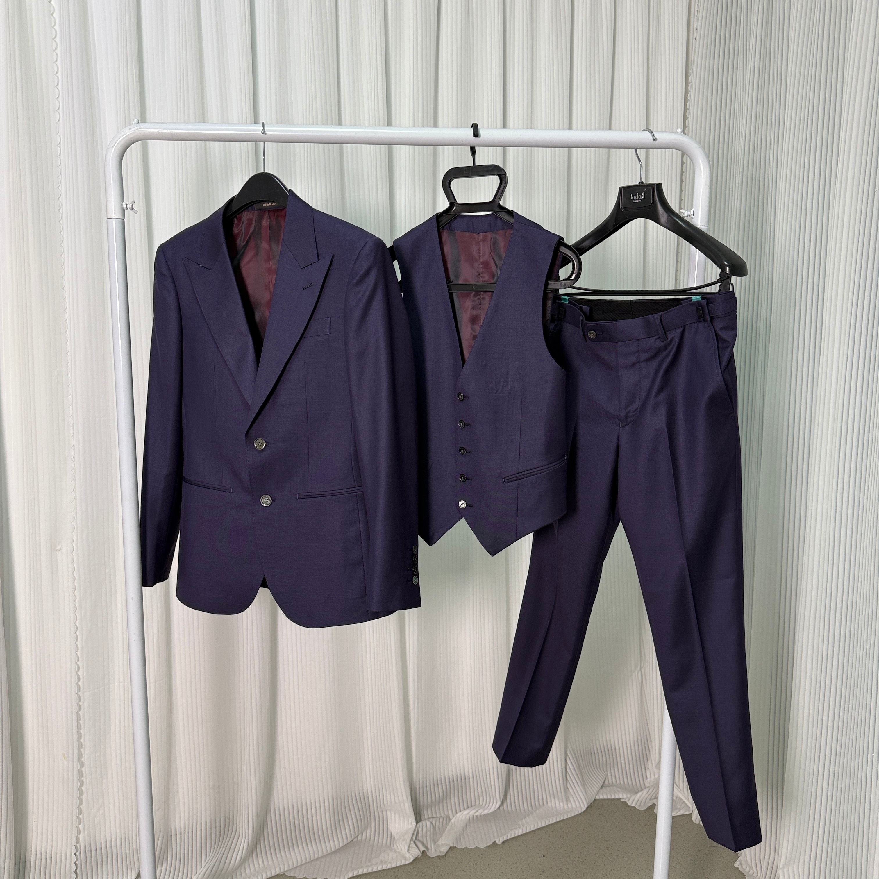 高品質！ パープル ジャケットベストパンツの3点セット 結婚式 新郎衣装 タキシード