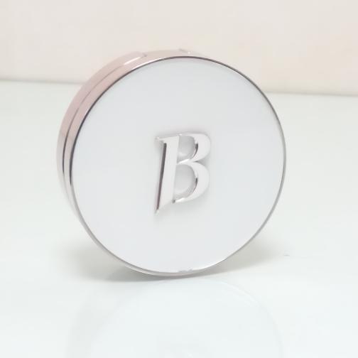 カバリシャスアルティメットホワイトクッションモイスチャー企画（本品＋詰め替え） 4,712円