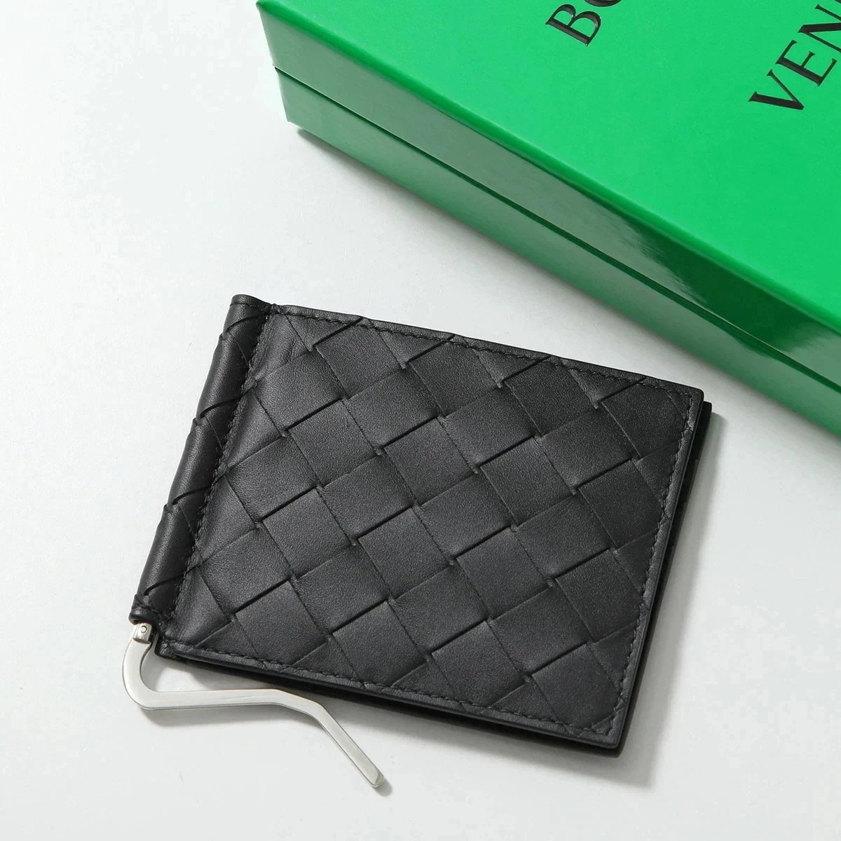 BOTTEGA VENETA ボッテガヴェネタ 二つ折り財布 749404 VCPQ4 メンズ イントレチャート レザー マネークリップ付き ミニ財布 8803