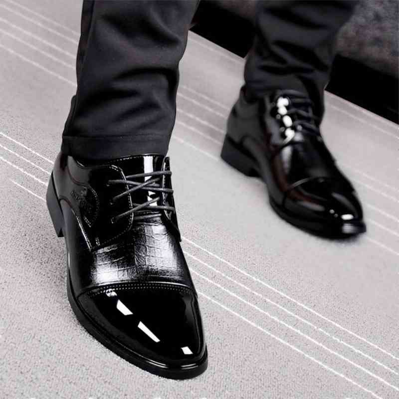 ビジネスシューズ メンズ ストレートチップ 軽量 ウォーキング ブランド スニーカー ブーツ 春 カジュアル OFF おすすめ 紳士靴 ショートブーツ 厚底 走れる 防水 夏 滑らない 歩きやすい 秋 4,932円