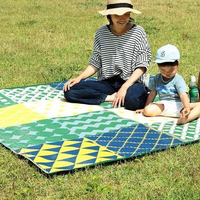 レジャーシート 洗える 厚手 3人4人用 174x174cm アウトドア パッチワーク調 収納袋付き