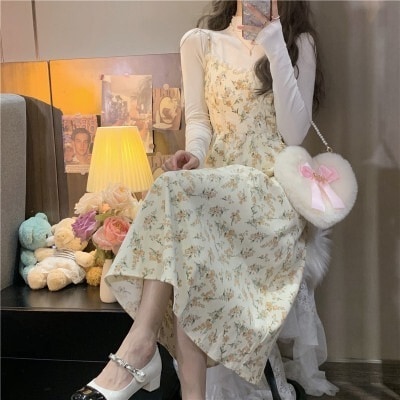 花柄ワンピース キャミワンピース ミディアム丈 袖なし キャミソール Vネック Aライン キャミソールワンピース かわいい 大人可愛い カジュアル おしゃれ お洒落 大人可愛い こなれ感 キュート