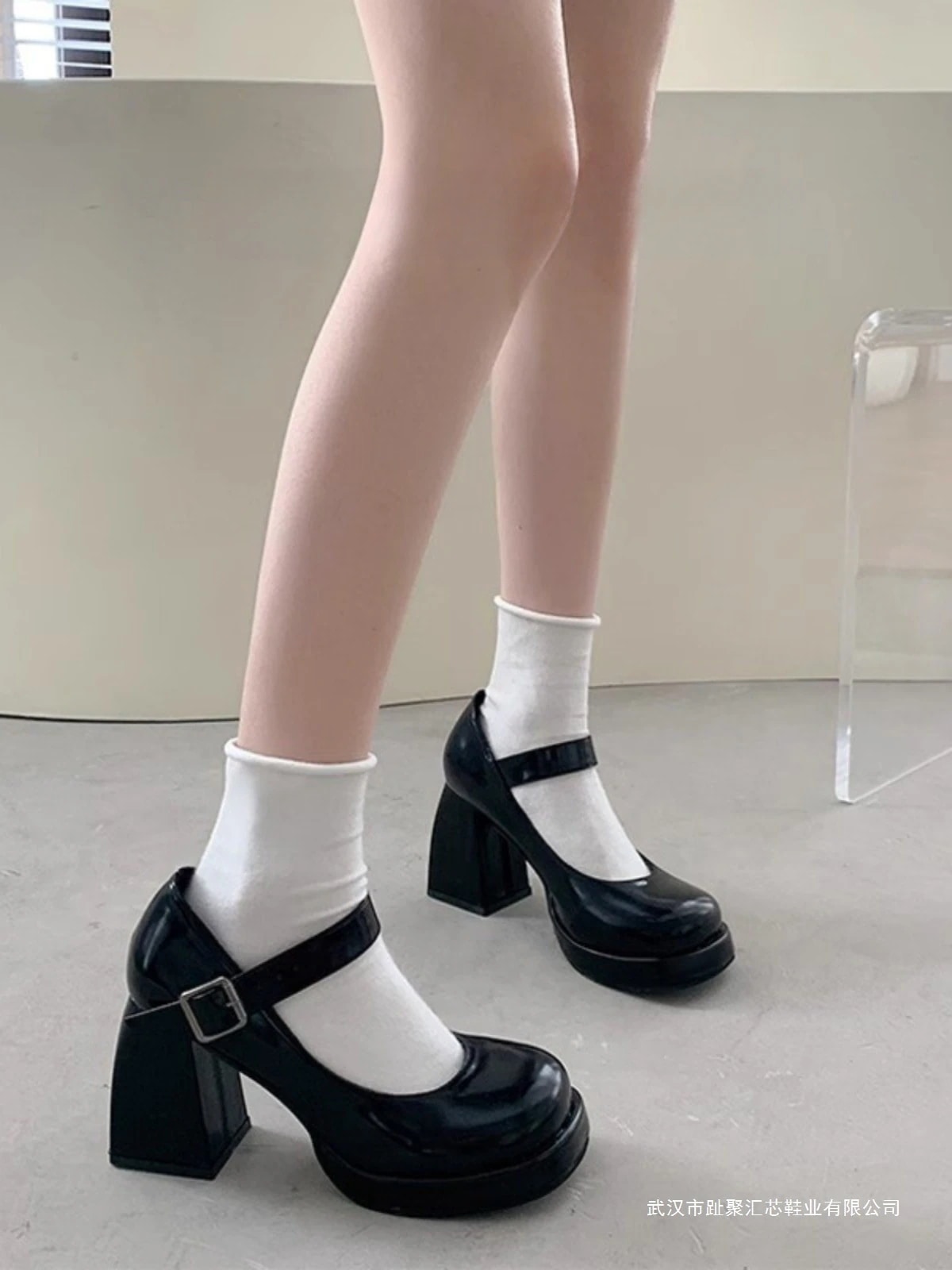 チャンキーヒールプラットフォームソール厚底のメリージェーンシューズ日本風セクシーな女の子風パテントレザー黒エレガントなフランスのハイヒールの革靴