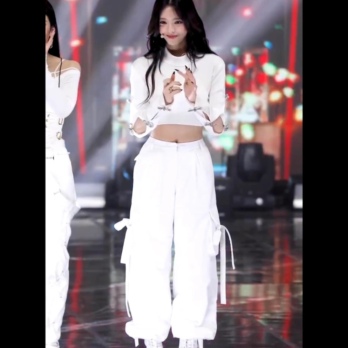 Itzy衣装シン・ユナとジャズヒップホップjazz白スーツ