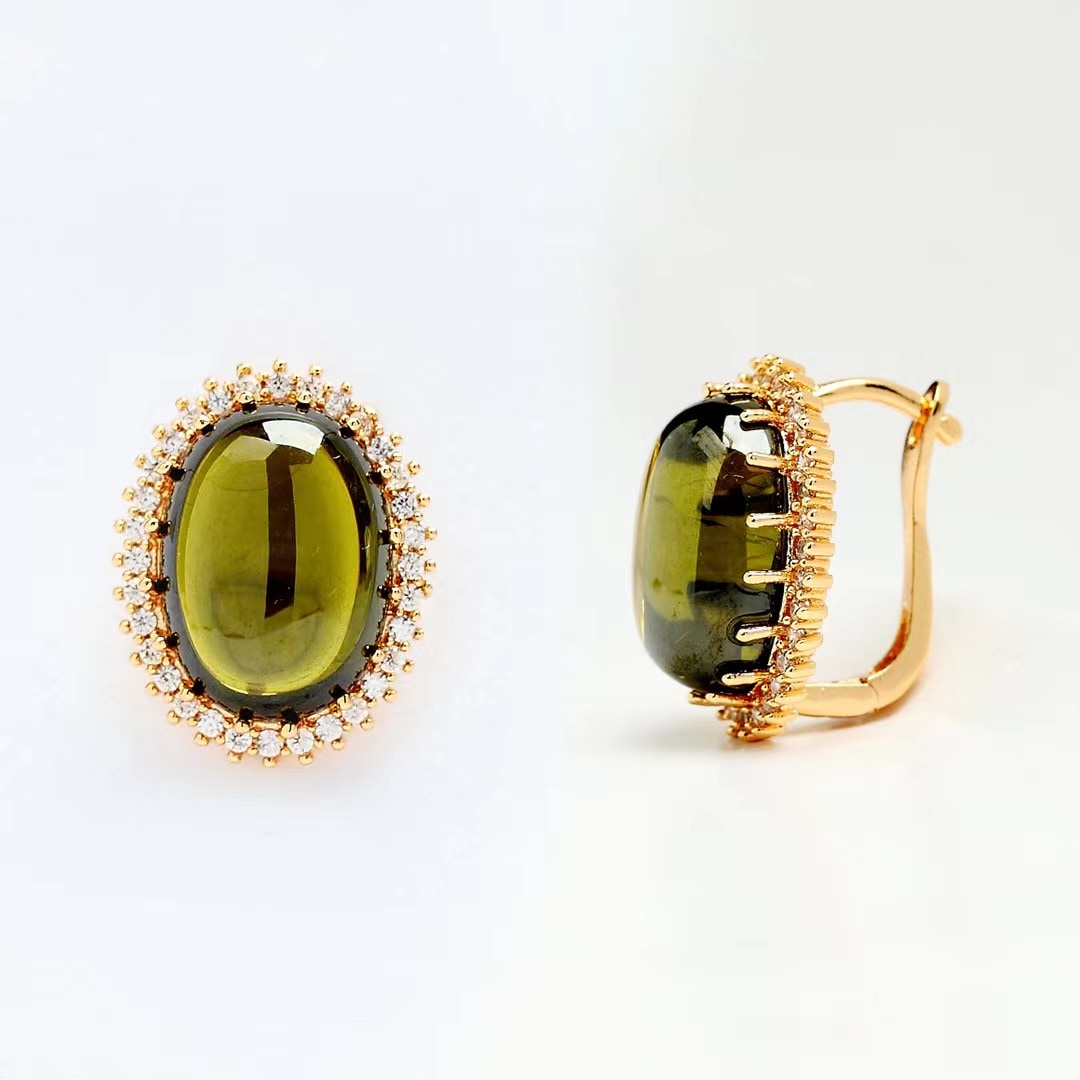 【即納】ピアス 両耳用 キュービックジルコニア グリーン パープル レッド 真鍮 イエローゴールド フープ オーバル 大粒 大きめ 大ぶり おしゃれ きれいめ e15071511