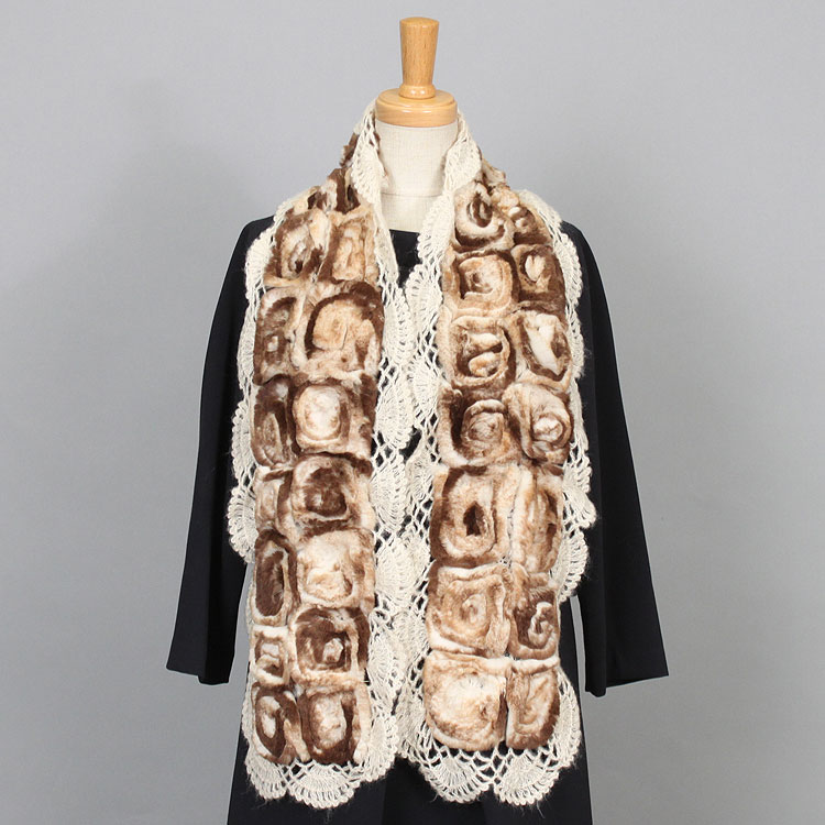 レッキスラビット コサージュ と カギ針編みレース の ファー マフラー ホワイトブラウントップ 送料無料 レディース ギフト プレゼント 17,253円