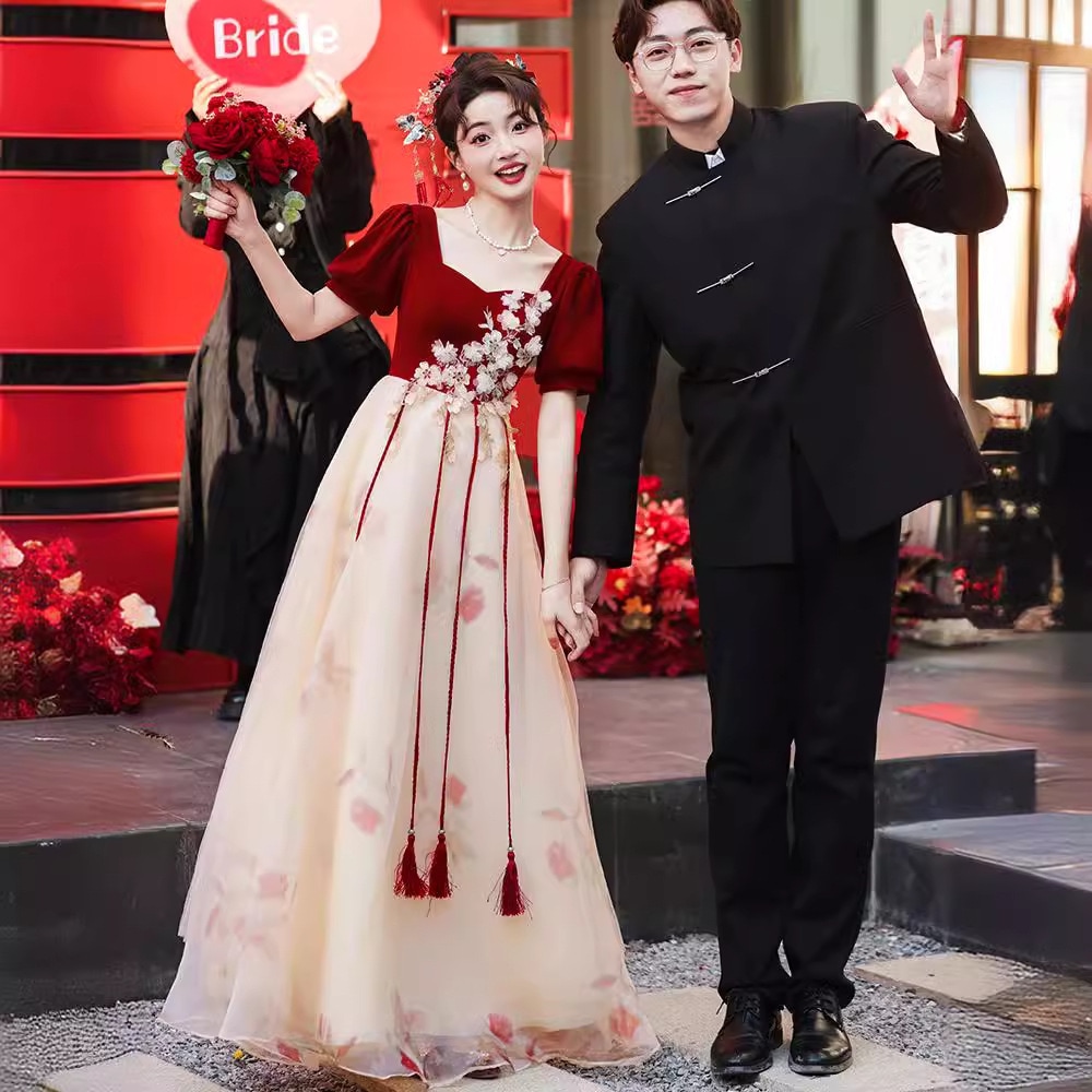 ワインレッドの敬酒服花嫁方領結婚婚約ドレス網糸ワンピース2025回門服 6,235円