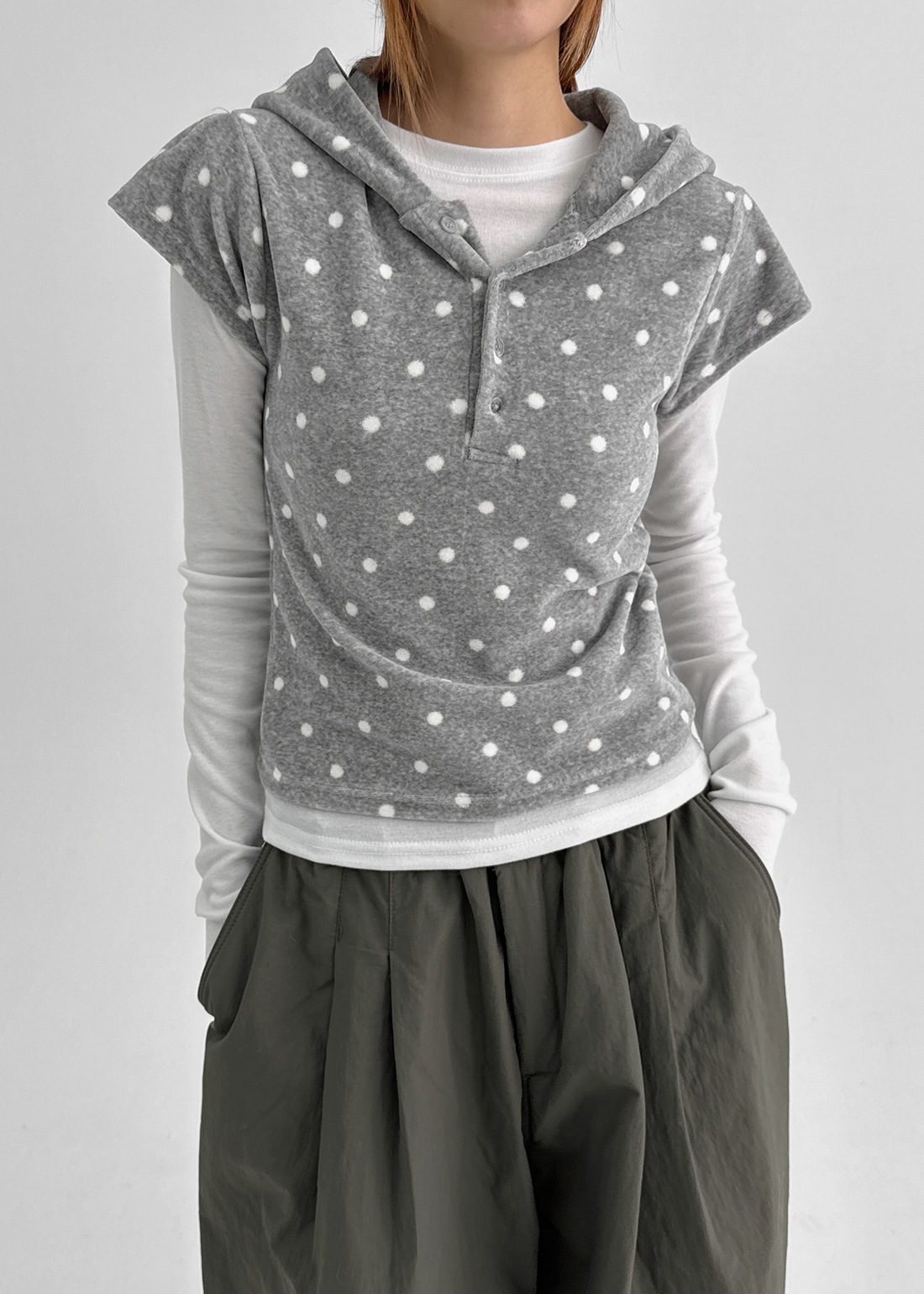 センディオ ドット ベロア キャップスリーブ 半袖パーカー