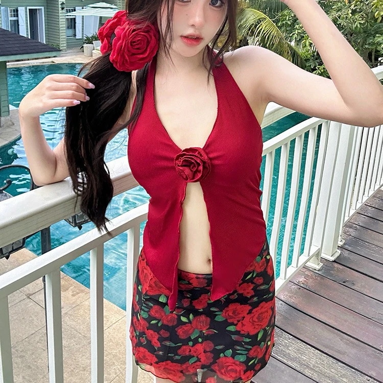 2025年新作 美しいバックホルターネック スリング 胸元ギャザー レトロプリントスカート スプリット水着 レディース 3点セット