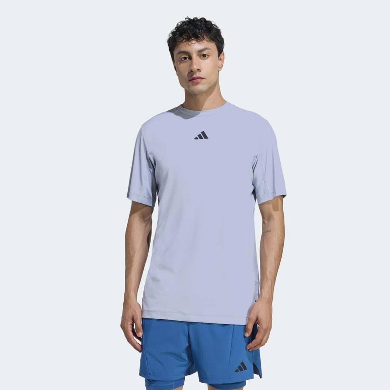 [男性用] 柔軟な動きのためのフォーモーションスカルプティングが適用されたD4TプライムTシャツ(KE9940)