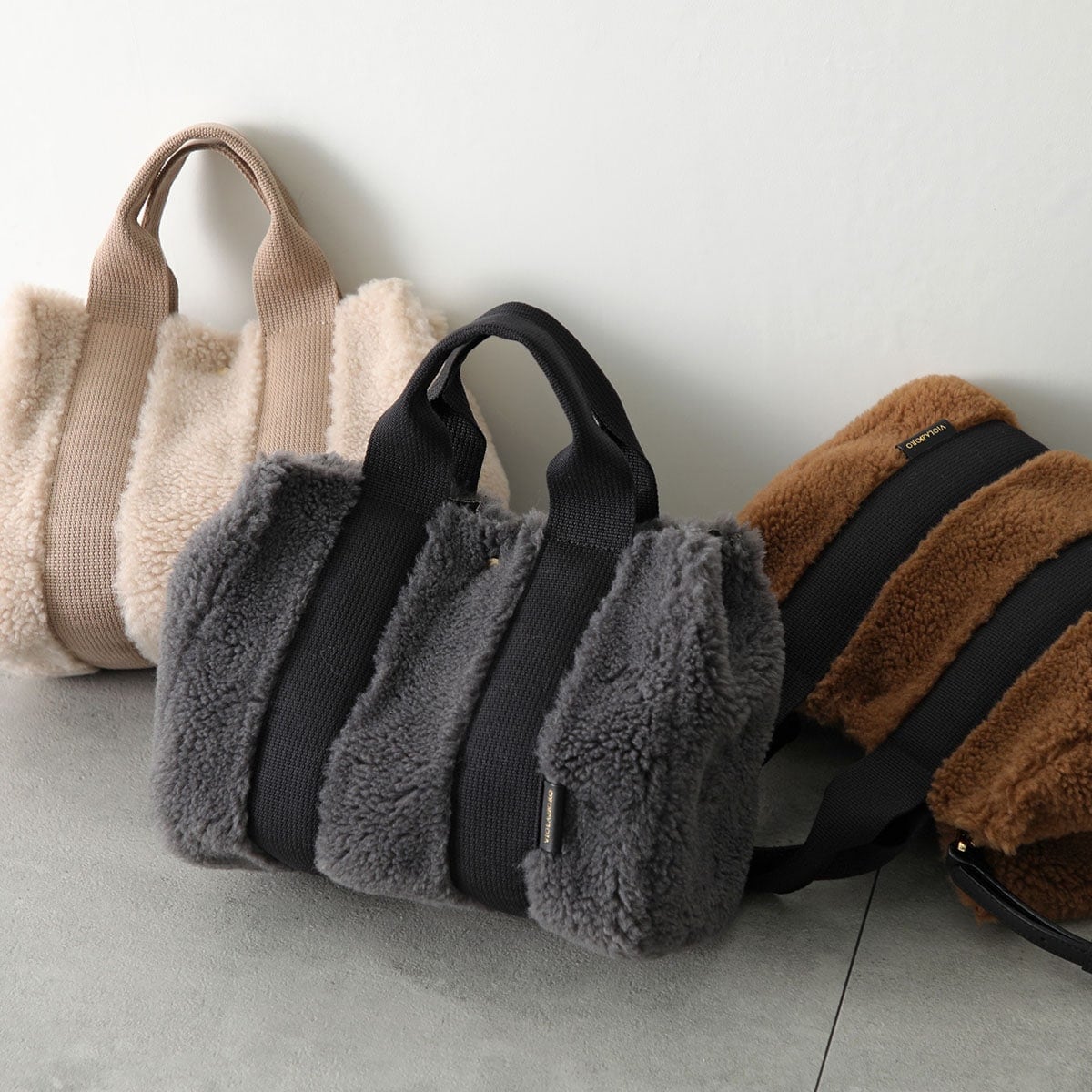 VIOLAdORO ヴィオラドーロ トートバッグ ELMO エルモ V-8548 レディース ボア エコファー ムートン ショルダーバッグ 2WAY ロゴ クロスボディ