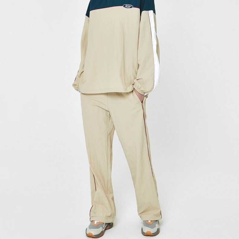 ボトムス パンツ ジョガーパンツ 膝下 アンクル丈 ストレート 伸縮性 ナイロン かわいい 大人可愛い シンプル カジュアル 大人 おしゃれ お洒落 かっこいい レトロ アジアン エスニック 大人女子