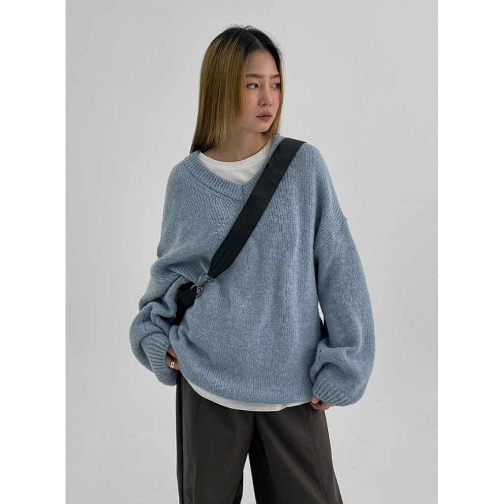 ブラックアップペントオーバールーズフィットウール Vネックニット