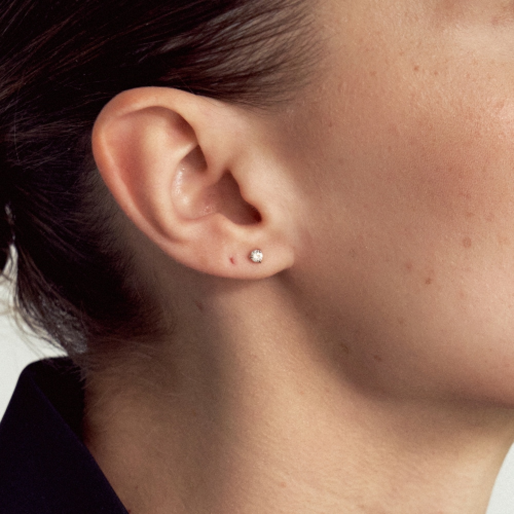 LUNNE 14k スリックパート 1 3プロングラップダイヤモンドピアス (14k ゴールド) LDIAE02