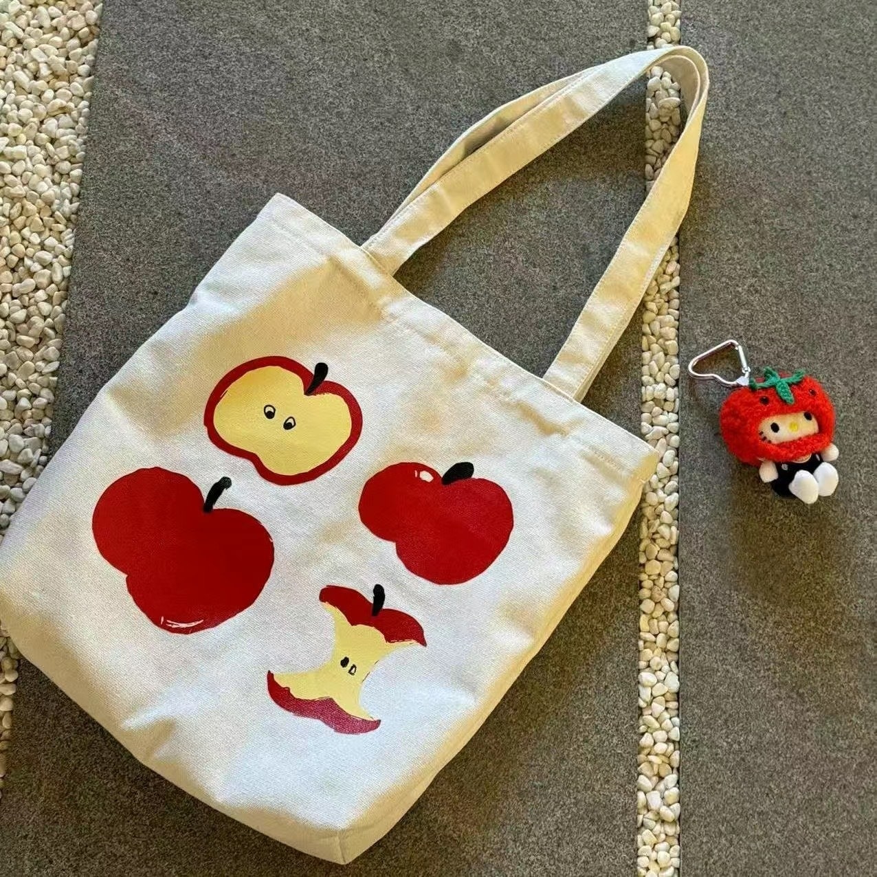 【200点セット】【送料無料】2025大容量かわいいリンゴプリントリュック学生の通勤用ショルダーバッグトートバッグ