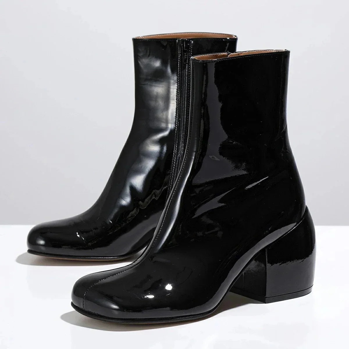 DRIES VAN NOTEN ドリスヴァンノッテン ショートブーツ 353/H60 QU131 レディース レザー エナメル ヒール 靴 900/BLACK 38,334円