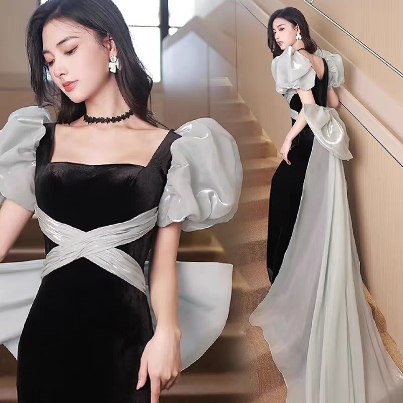 ブラックベルベットのパフスリーブ蝶のしっぽのイブニングドレスです ウェディングドレス 大きいサイズ Aラインドレス パーティドレス ドレス コンサート 二次会 結婚式 披露宴