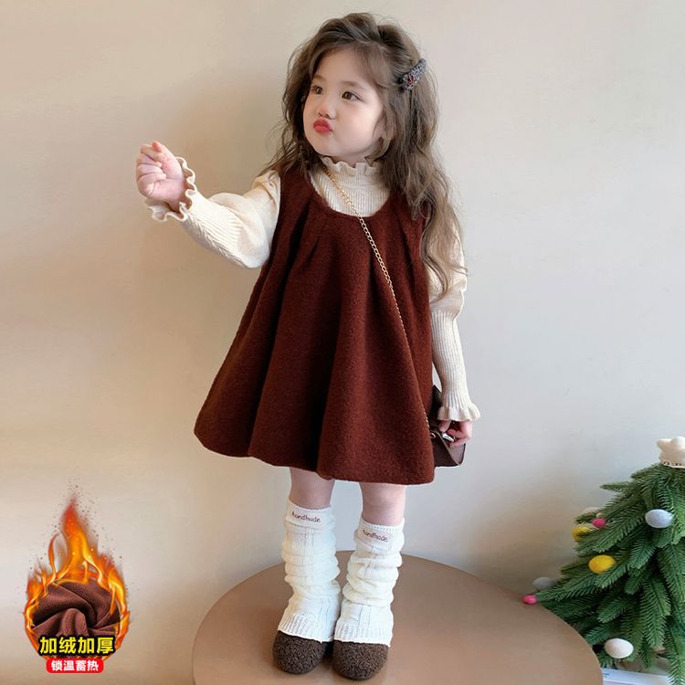 女の子スーツ秋冬 2024 新しい冬服プラスぬいぐるみベビーファーサスペンダースカート子供ドレス 2 点セット