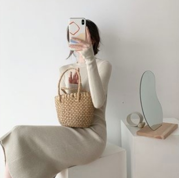 ワンピース デート ニットソー セーター 膝丈 ひざ丈 ミモレ ミモレ丈 袖あり 長袖 スリム タイト 細身 かわいい 大人可愛い きれいめ シンプル カジュアル 大人 上品 おしゃれ お洒落 主役級