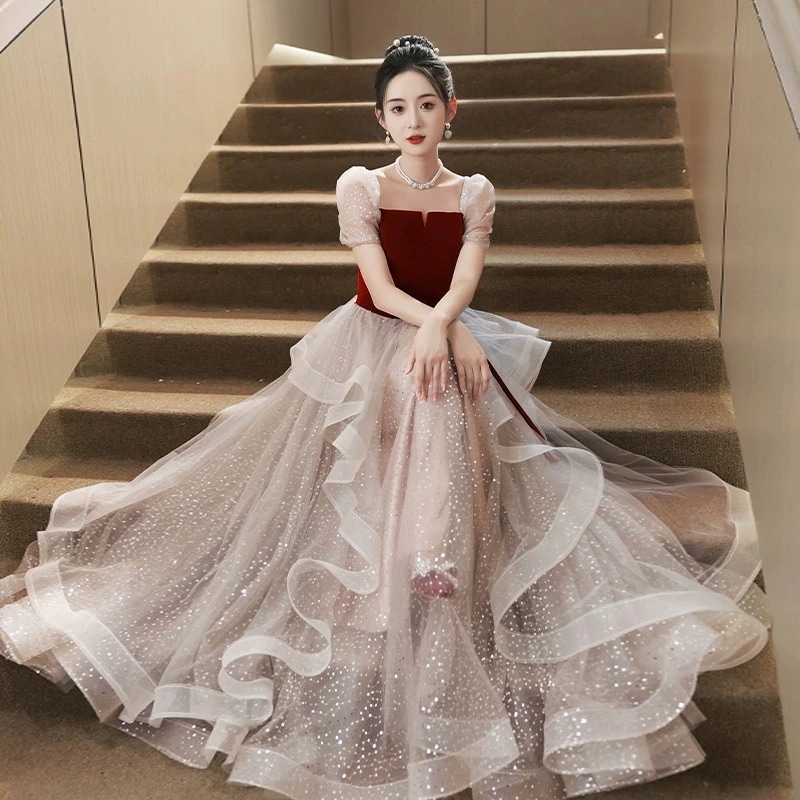 敬酒服新婦は春に結婚します普段は家に帰って婚約することができます