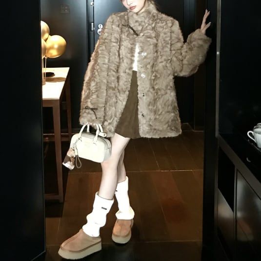 レディース コート アウター 上着 ファー 前開き ハーフ ミドル丈 長袖 ハイネック 襟なし リボン ポケット ボタン かわいい 大人可愛い