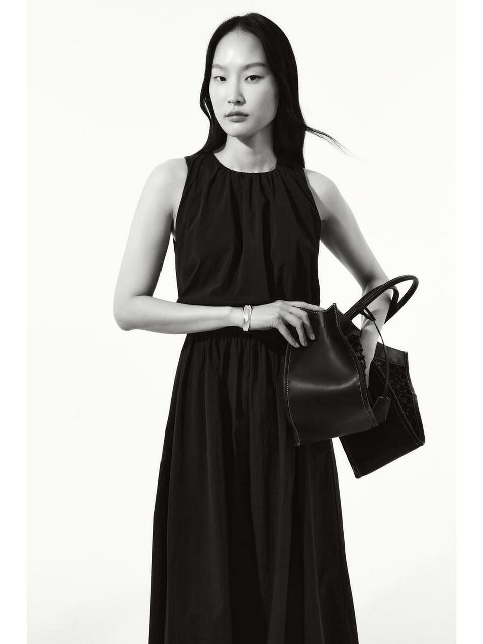 H&M ドローストリングディテールドレスブラック 1347209002