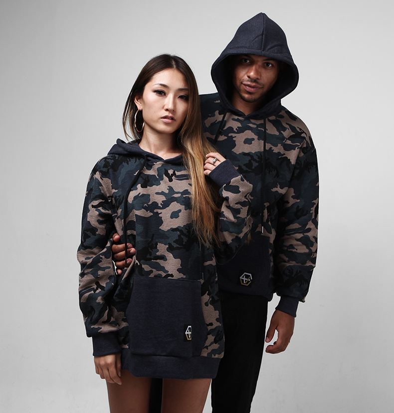 [EIGHTVOLUME] エンブレムパターンフード CAMO / 男女共用の 国内人気商品を 無料配送