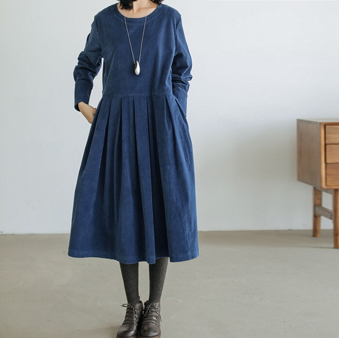 ワンピース レディース コーデュロイ タック ワンピース ハイウエスト クルーネック ラウンドネック 長袖 シンプル 無地 膝下 ひざ下 ミディ丈 ミモレ丈 フレアワンピース フレア