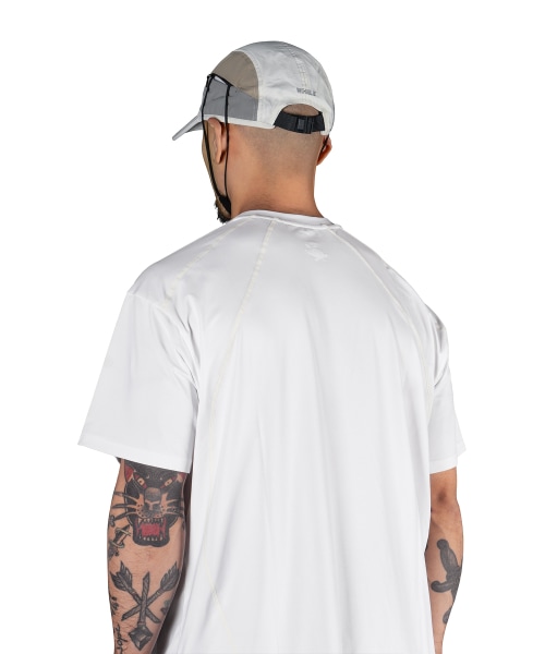 WHILE クールダイナミック機能性男性用Tシャツ (ホワイト)