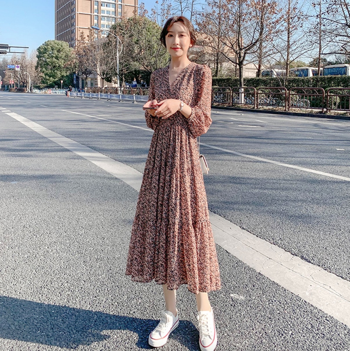 ワンピース デート フレアワンピース ロング ロング丈 透け感 シースルー かわいい 大人可愛い きれいめ シンプル カジュアル 大人 上品 おしゃれ お洒落 主役級 存在感 柄 花柄 小花柄 春 秋