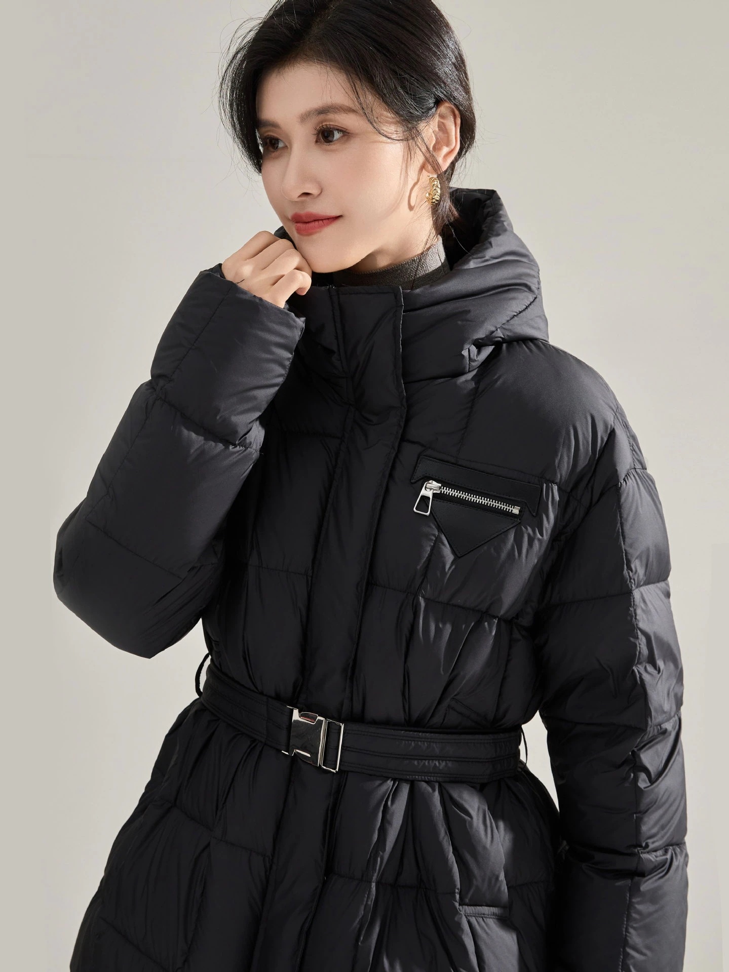 冬のふわふわ高い熱三角形のラベルのウエストはフード付きの長い片手90の白いダックのダウンジャケットを細くする 19,387円