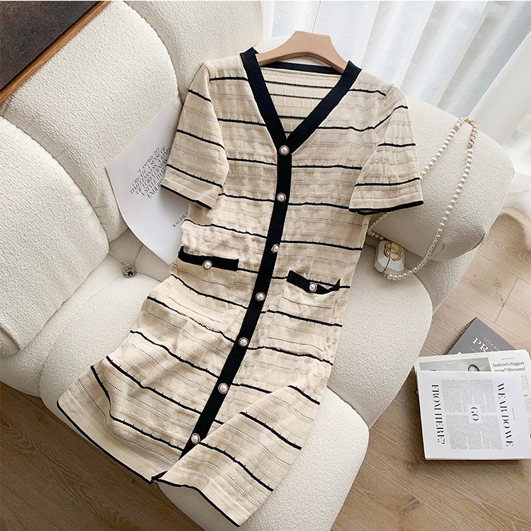 夏の女装気質vネックニットワンピース縞ゆるいストレートtシャツスカート茶休キョウ 5,955円