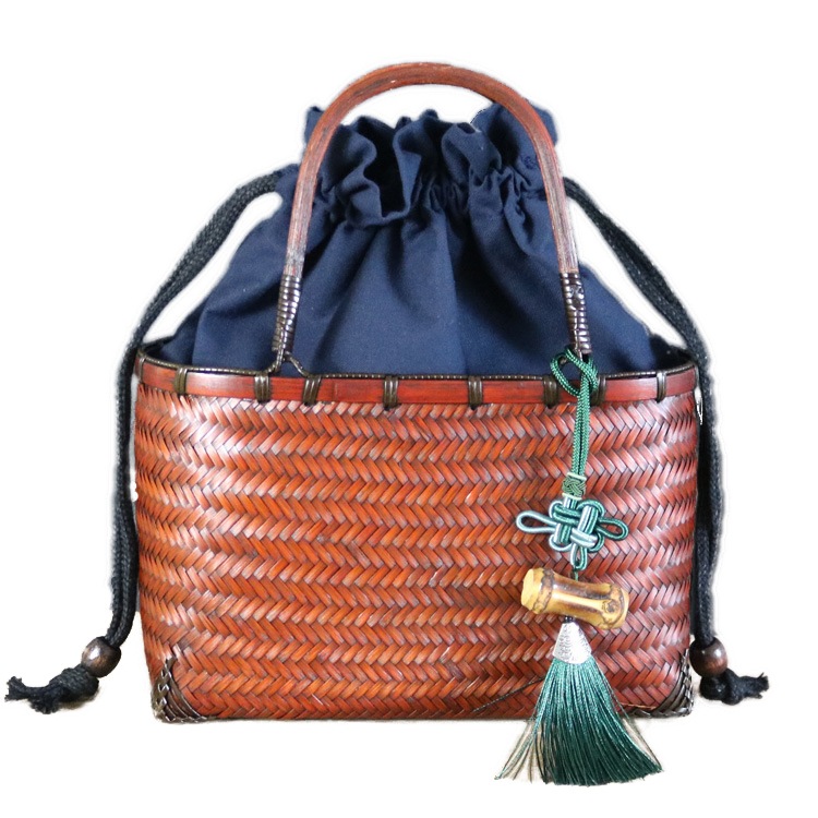 竹製手提げバッグ 手織りかごバッグ カゴバッグ アンティーク 竹 手織りハンドバッグ タッセルアクセサリー付き バスケット カバン 夏 バスケットバッグ ハンドバッグ 手提げ トートバック プレゼント