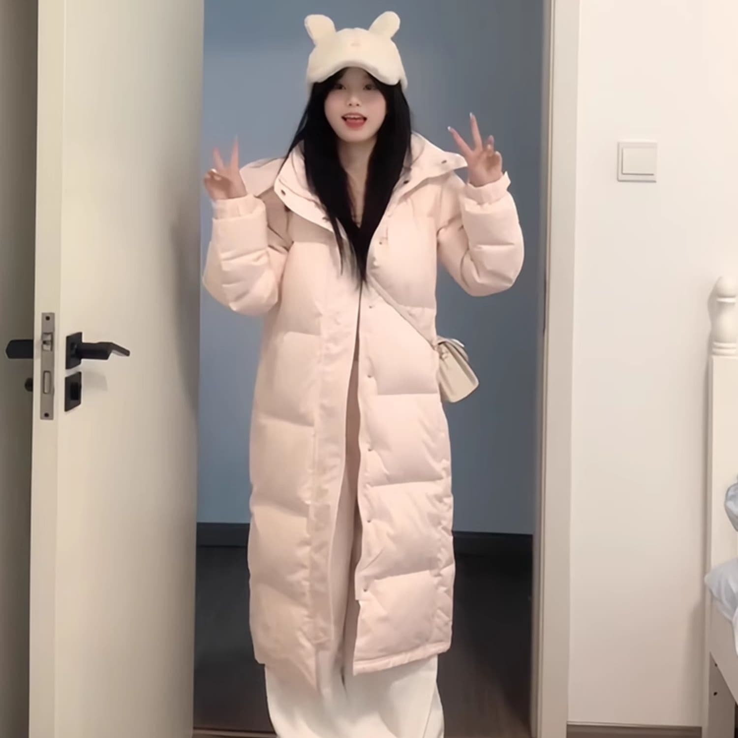 コート ダウン 中綿 アウター ハイネック フード ミモレ丈 長袖 大人可愛い 上品 お洒落 こなれ感