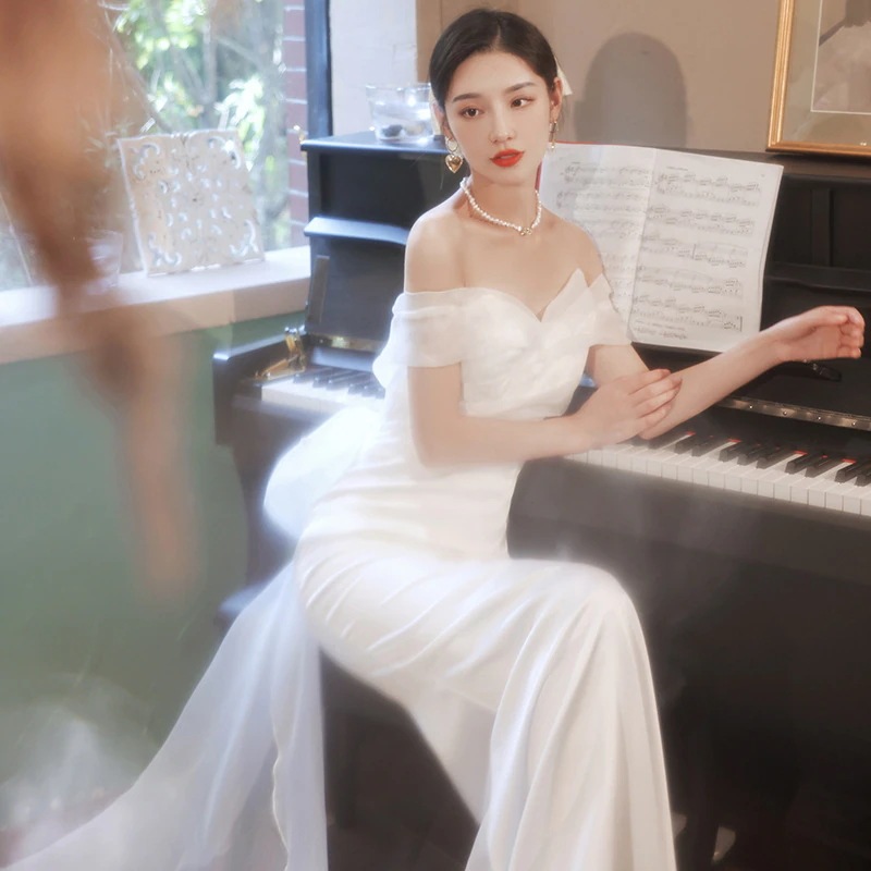 ワンピースドレスドレスドレスライトウェディングドレスカラーワンショルダードレスバンケットホワイトテール長い気質