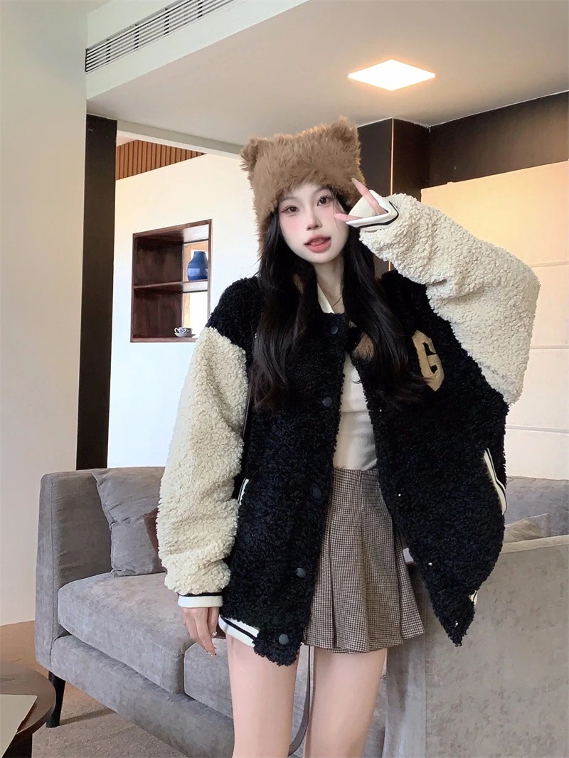 秋冬防寒あったかアウター中綿刺繍配色韓国風ロゴ コートかわいいブルゾンファー付きファッション系裹起毛大人ゆったりカジュアルストリートサイズレディースムートンエコゆるダボシルエット学生通学丈スポーティー