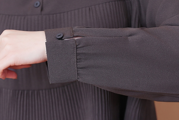 ティアードブラウス トップス ブラウス 袖あり 長袖 ハイネック フレア Aライン フリル かわいい 大人可愛い きれいめ シンプル カジュアル 大人 上品 おしゃれ お洒落 大人可愛い 大人女子