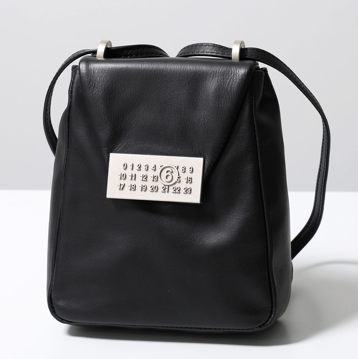 MM6 エムエムシックス メゾンマルジェラ ショルダーバッグ SB6WG0013 P7258 レディース レザー クロスボディ ミニバッグ ポシェット ロゴ T8013