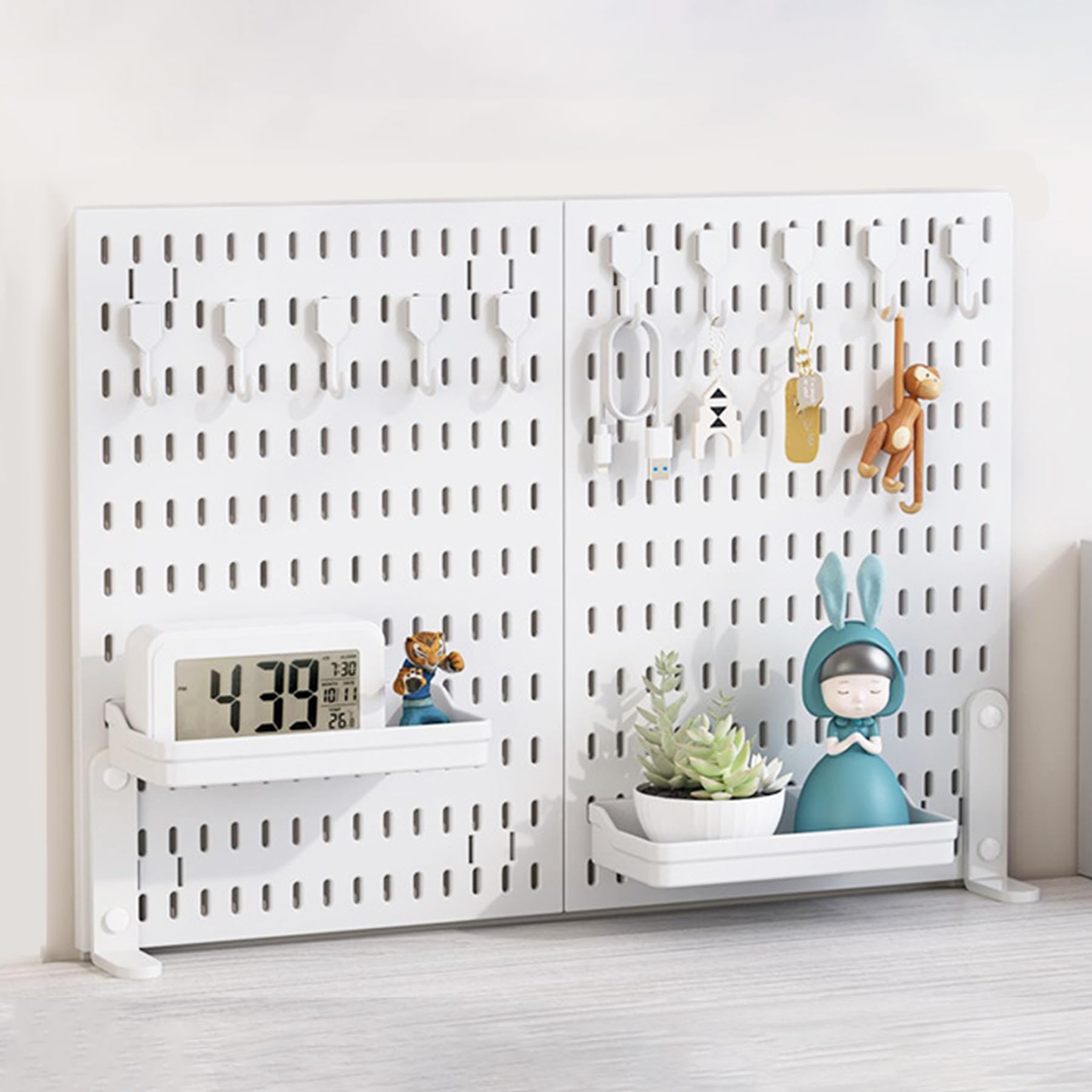 ペグボード デスクパネル 卓上有孔ボード クランプ式 小物収納棚 有孔ボード 小物雑品収納ラック 飾り物整理棚 書類整理 大容量 (ホワイト 2個パック) 4,555円