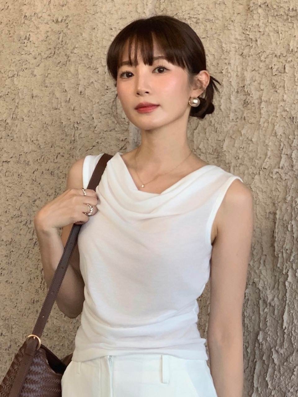 VOIEBIT 女性用ドレープスリーブレストップアイボリー VW764