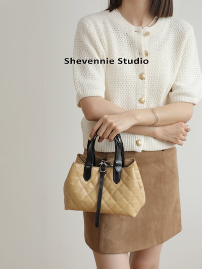 2顔色 牛革 キルティング ミディアム ハンドバッグ [2カラー]