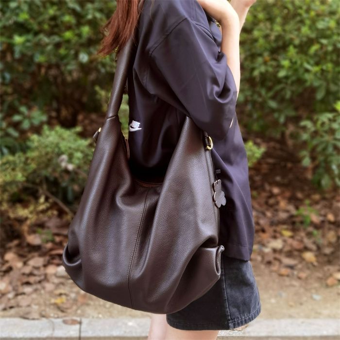 トートバッグトートバッグ 大容量純粋な皮の怠惰な本革の女性バッグの肩の斜めのショルダーバッグの大容量のカジュアルな百合の柔らかい牛革のトートバッグの奥さんトートバッグ 韓国