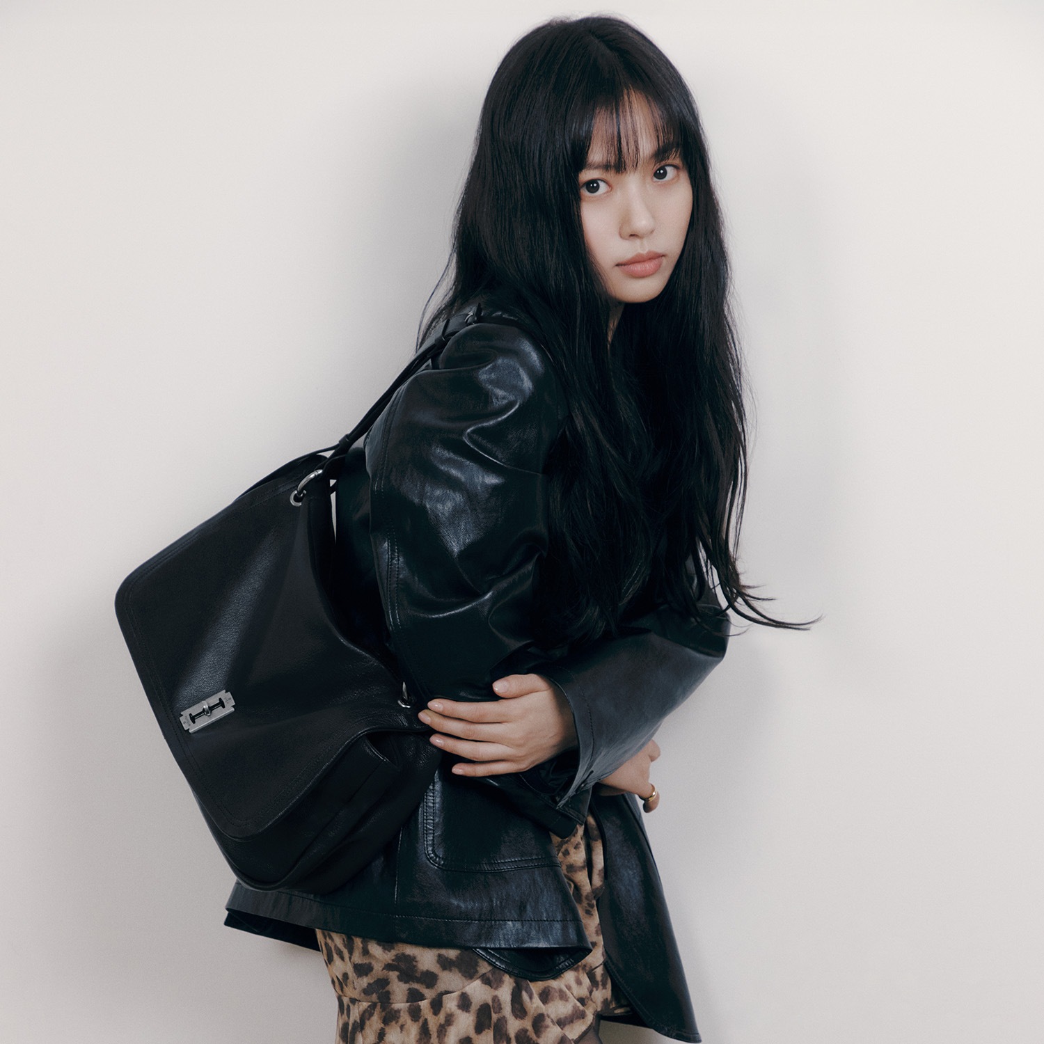 【VUNQUE】 PERFEC TALK ABOUT IT FLAP SHOULDER L : BLACK