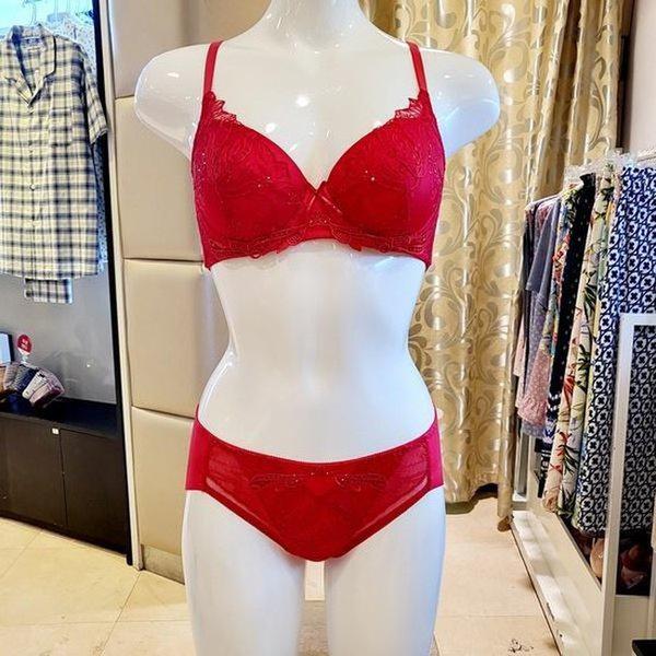 OBR5942CD_レッド CDカップ ディライトパッドブラ ヘムパンティーセット