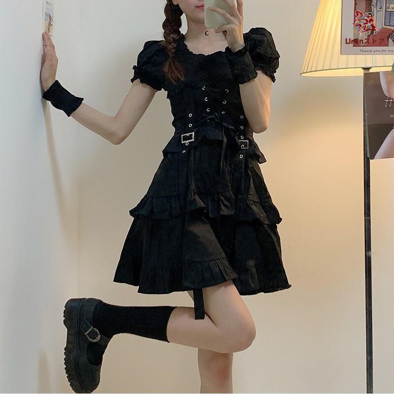 【大人気】ロリータワンピース ゴスロリ ティアードドレス 半袖 格好いい　お姫様ドレス レディース 学生 コスプレ ハロウィン コスチューム 仮装 可愛い 黒系ワンピース