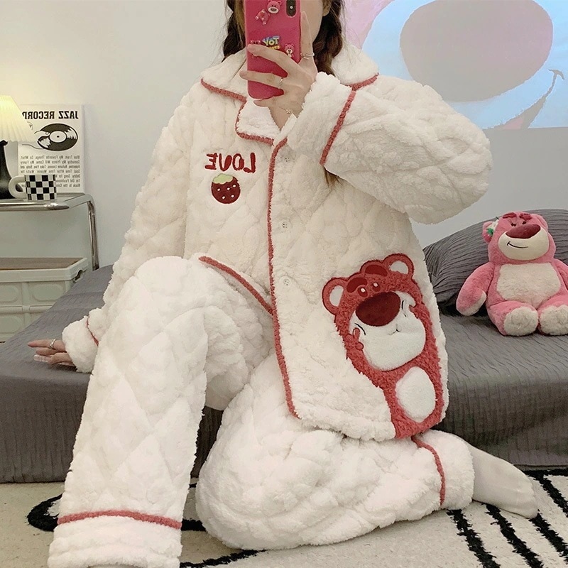 コーラルベルベットキルティングパジャマ女性用 2024 冬 3 層厚みのある暖かいスーツ綿ジャケット女性のためのホームサービススーツアニメコミック